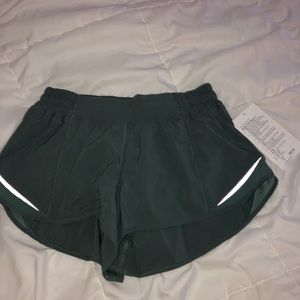lululemon hotty hot short ll